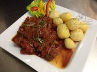 Goulash salzkartoffeln